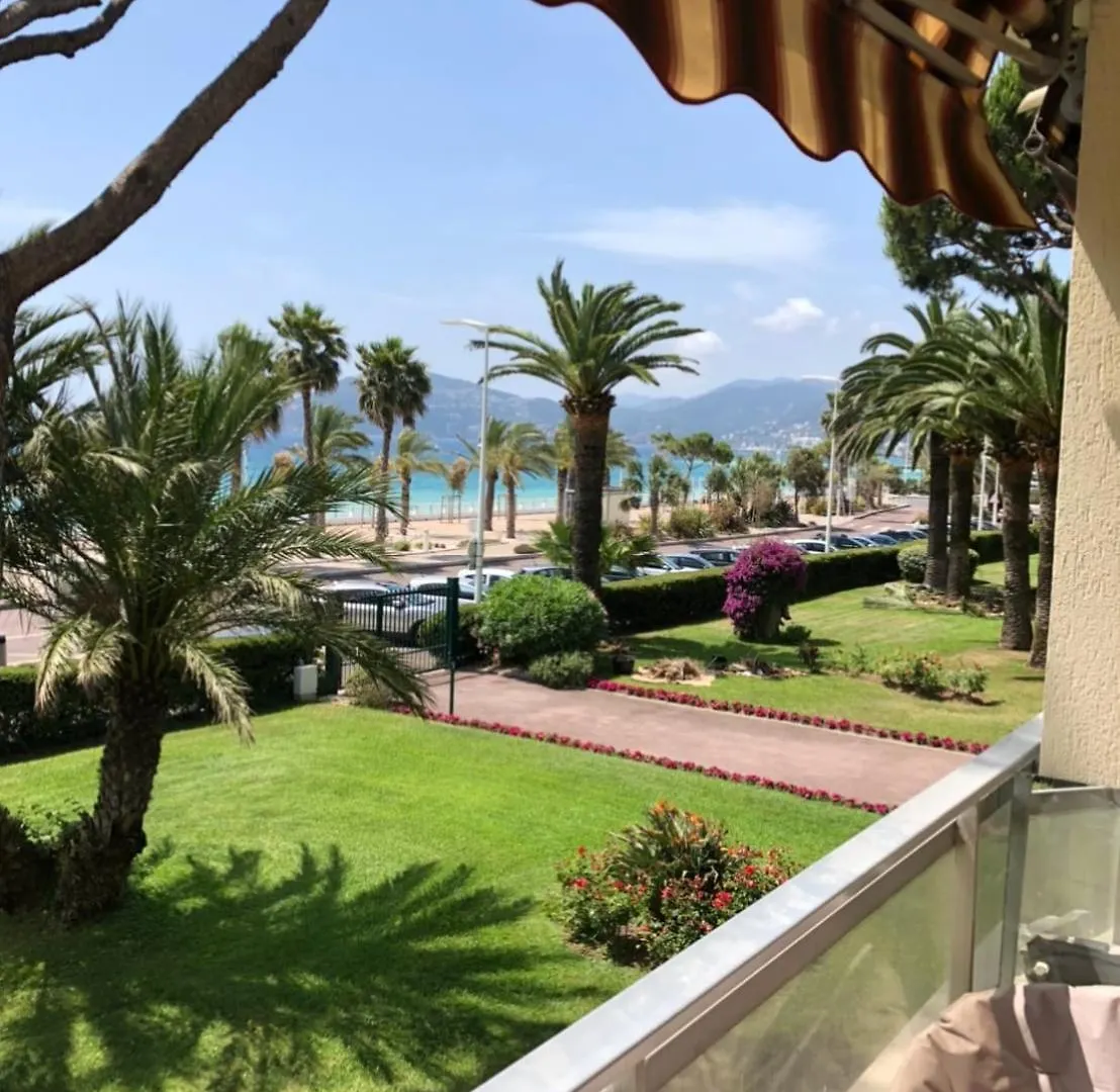 Face A La Mer Yourhosthelper Cannes