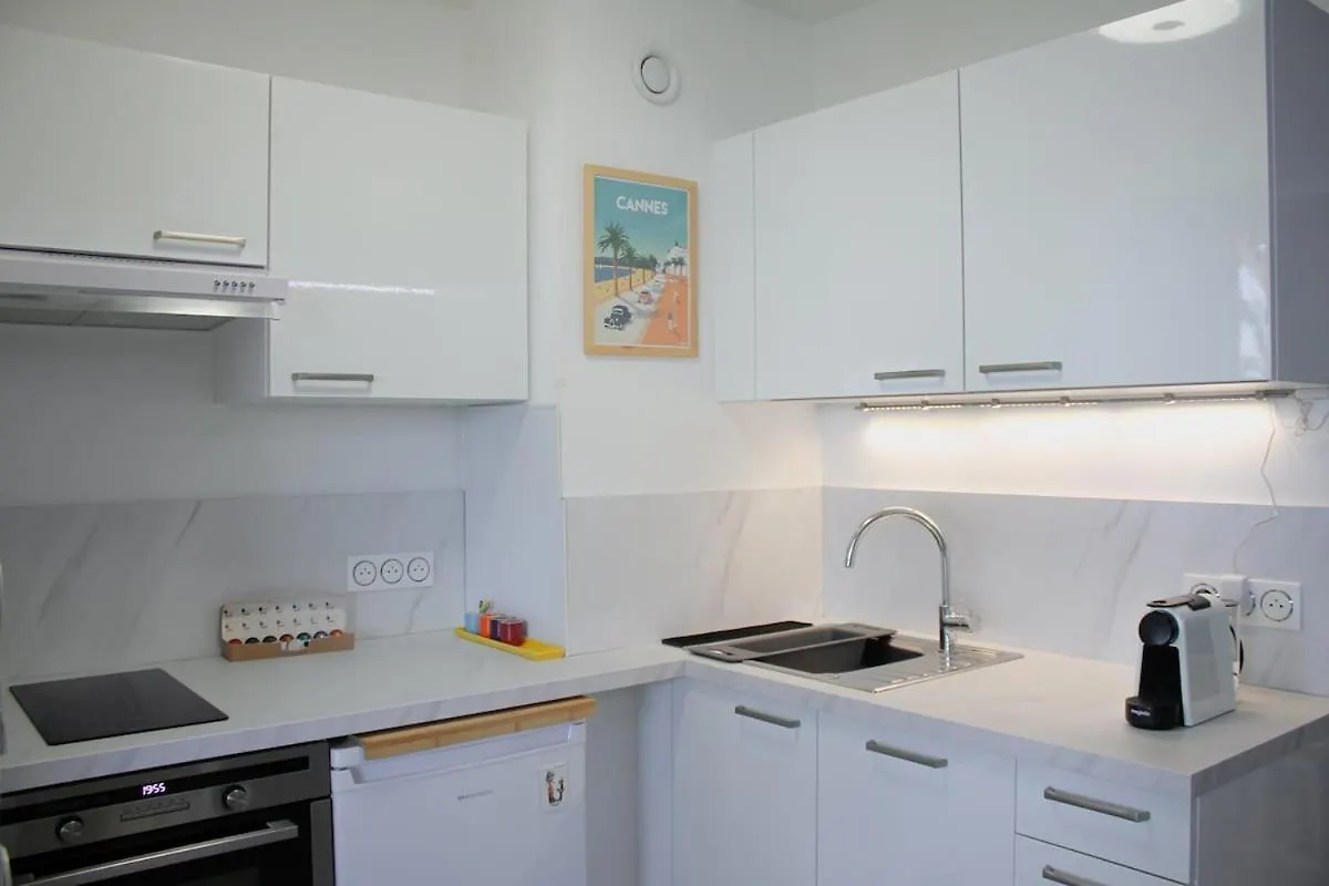 Apartment Face A La Mer Yourhosthelper Cannes